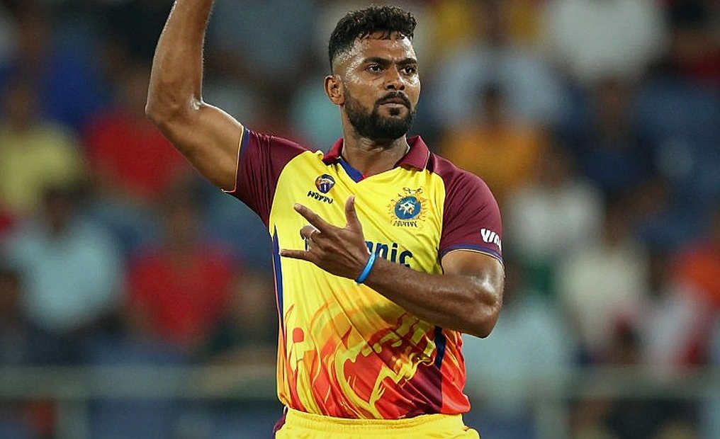 ৪২৯ রানের পাহাড়, শেষ ওভারের ছয়, আর ব্রুকের দ্বিশতক যার কোনো মূল্য রইল না