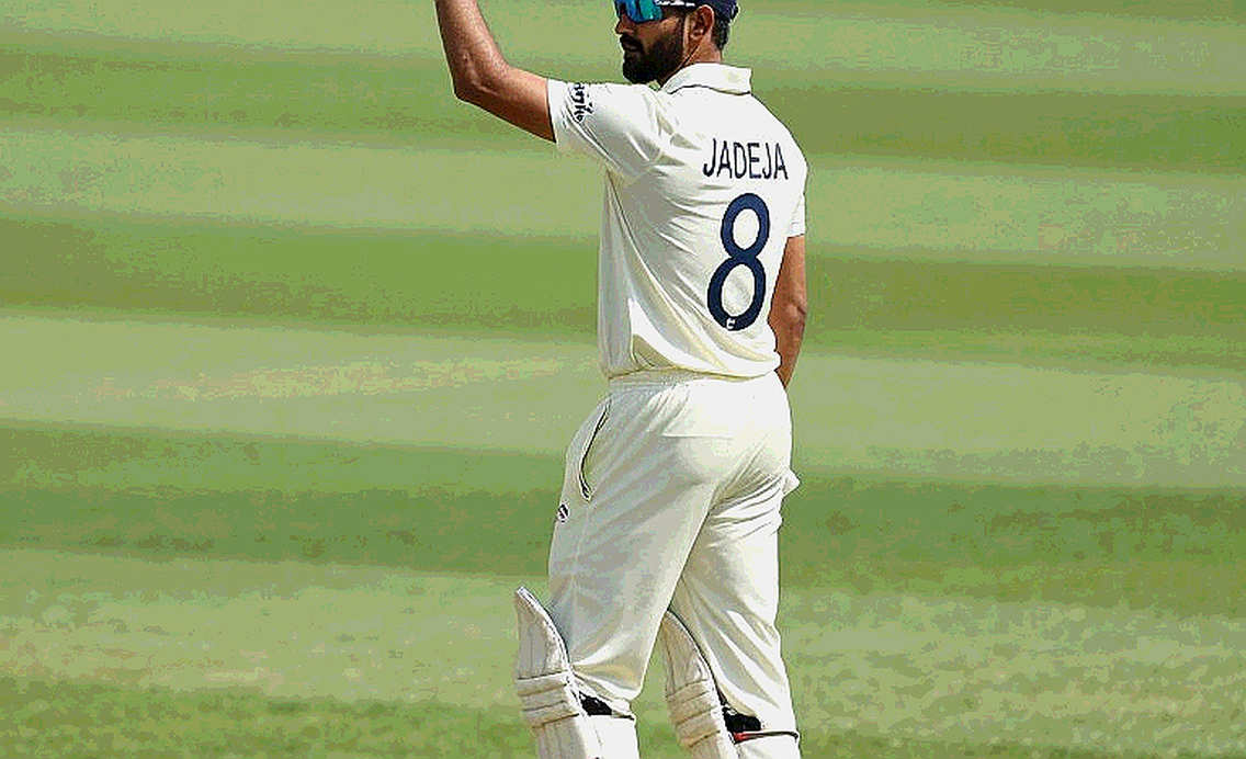 নিলামের কোলাহলে হারানো সিগন্যাল: ক্রিকেটের ট্রান্সফার উইন্ডো কোথায় টাকা ঢালে, আর কোথায় ঢালে ভবিষ্যৎ